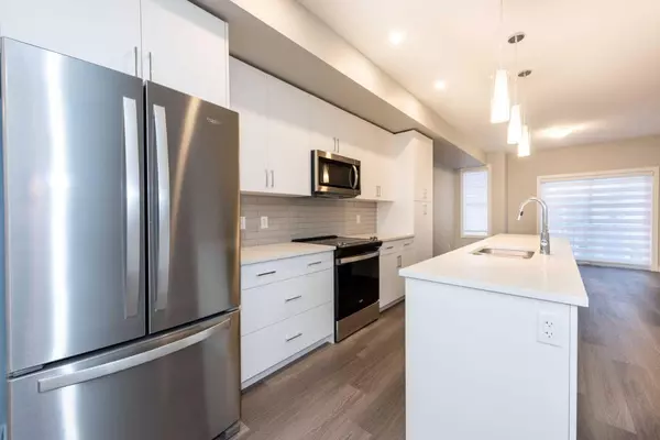 Calgary, AB T3R 2A2,1308 Sage Hill GRV NW