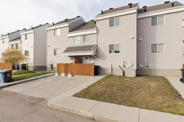 Fort Mcmurray, AB T9H3R5,711 Beacon Hill #68