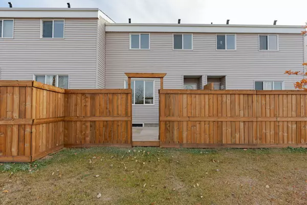 Fort Mcmurray, AB T9H3R5,711 Beacon Hill #68