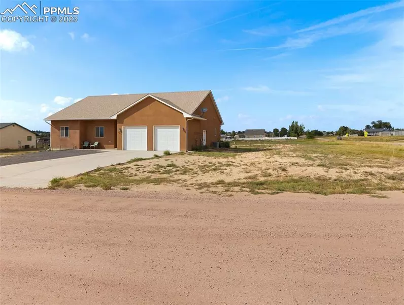 1207 W De La Vista CT, Pueblo West, CO 81007