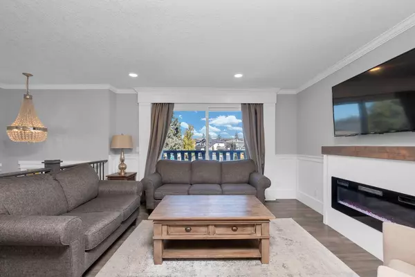 Calgary, AB T3B 4A1,303 Silver Springs Rise NW