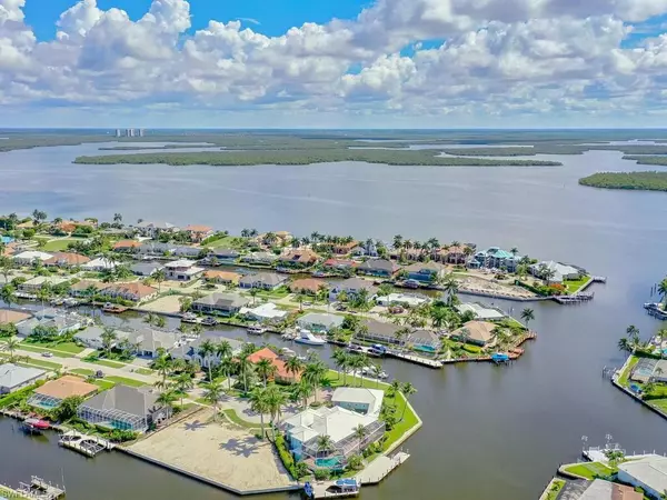 Marco Island, FL 34145,275 Rockhill CT