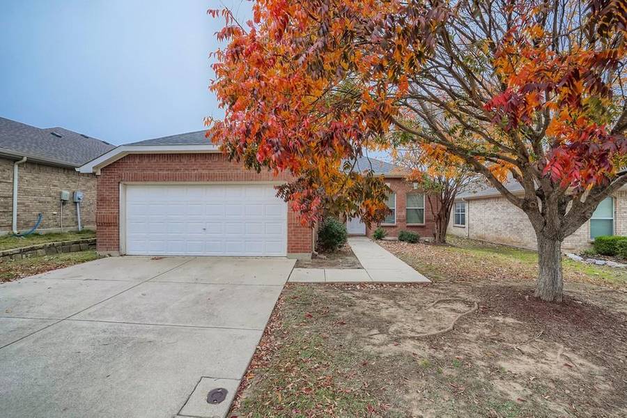 3805 Sapphire Street, Fort Worth, TX 76244