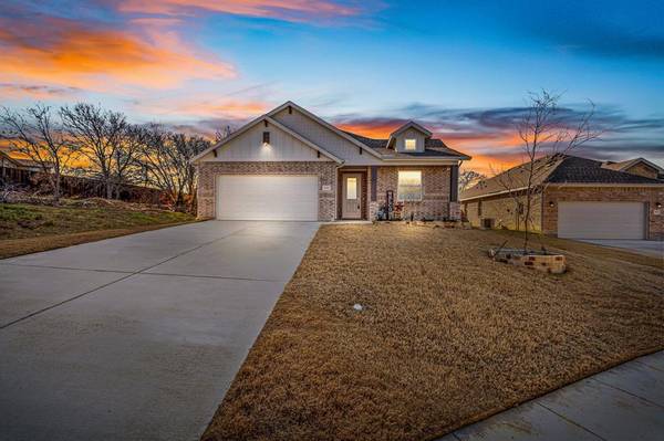 112 LARIAT Lane, Valley View, TX 76272