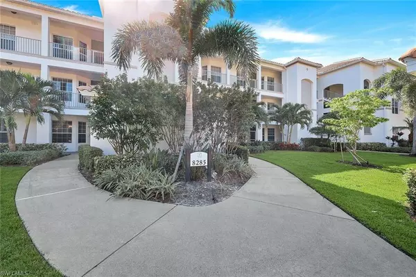 8285 Danbury BLVD #207, Naples, FL 34120