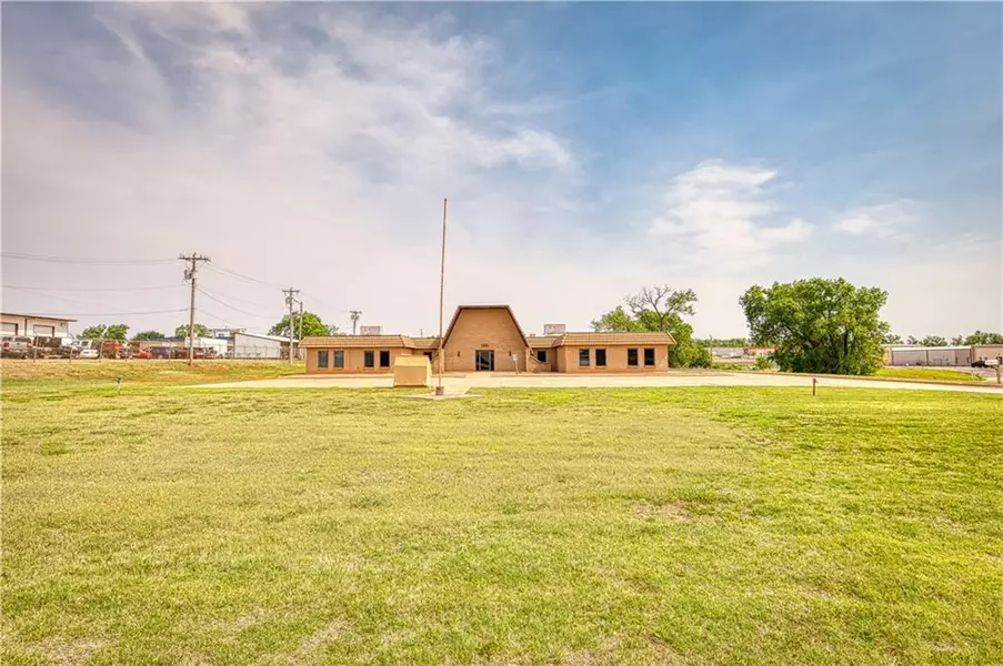 1021 E 66 Highway, Elk City, OK 73644