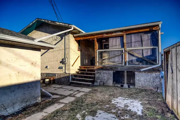 Calgary, AB T2A 3L3,1443 42 ST NE