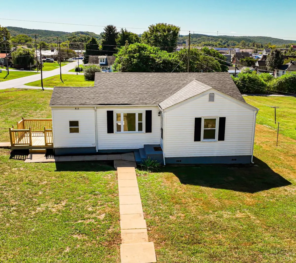 Altavista, VA 24517,815 9th ST