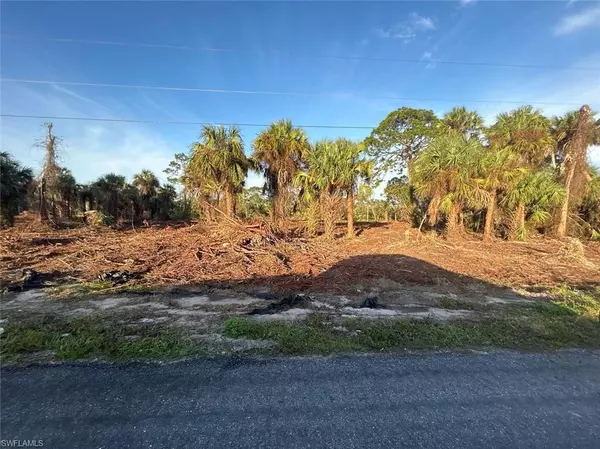 1941 Walcott LOOP, Lehigh Acres, FL 33972