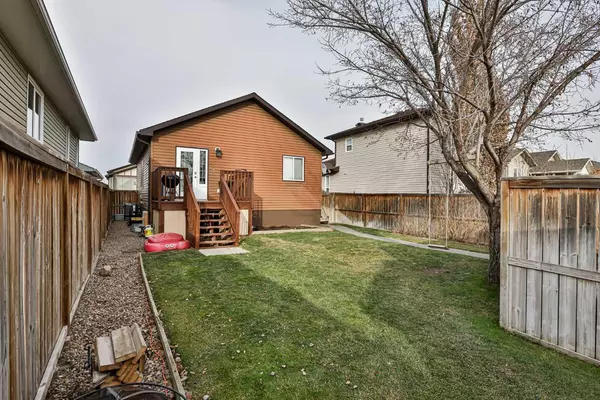 Coaldale, AB T1M 0B9,631 Parkside DR