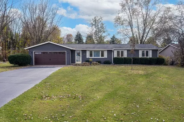 308 S Church Court, Dakota, IL 61018