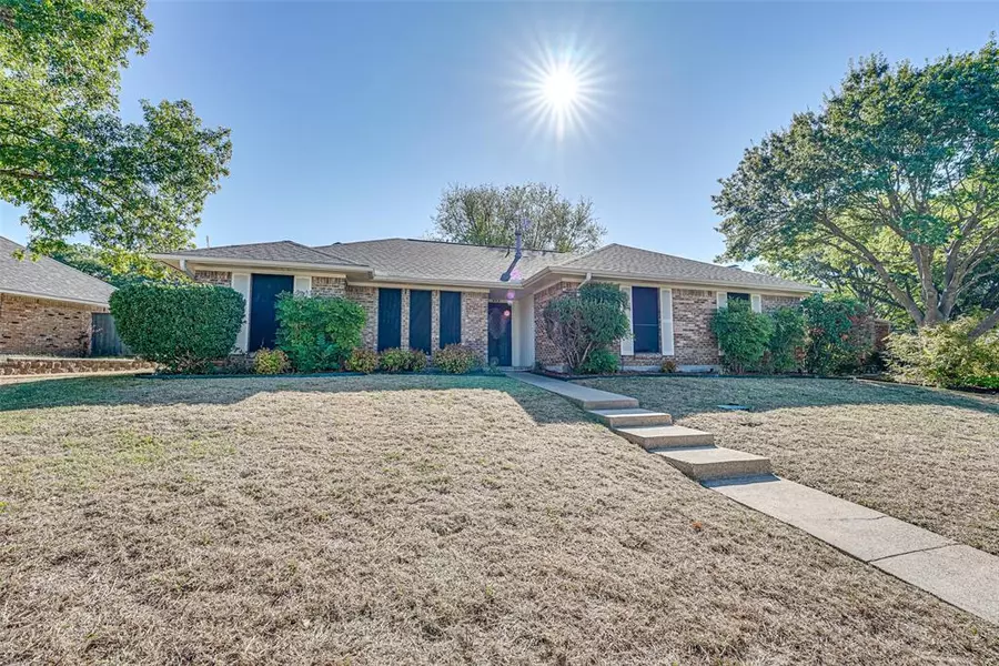 905 Village Green Drive, Rockwall, TX 75087