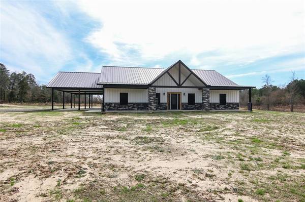 Maud, TX 75567,692 County Road 1103