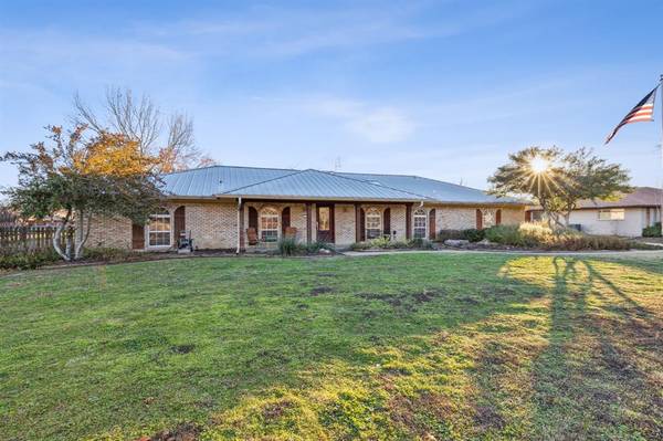 142 Moonlight Drive, Murphy, TX 75094