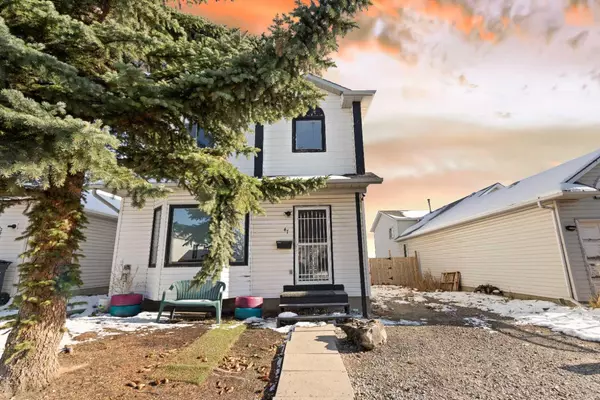 Calgary, AB T2K 6J3,47 Hunterhorn CRES NE