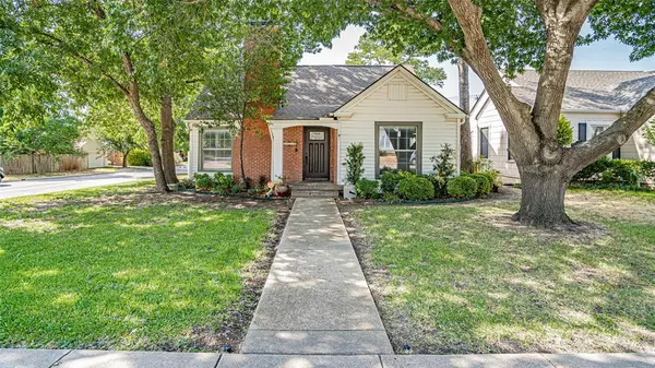 4001 Pershing Avenue,  Fort Worth,  TX 76107