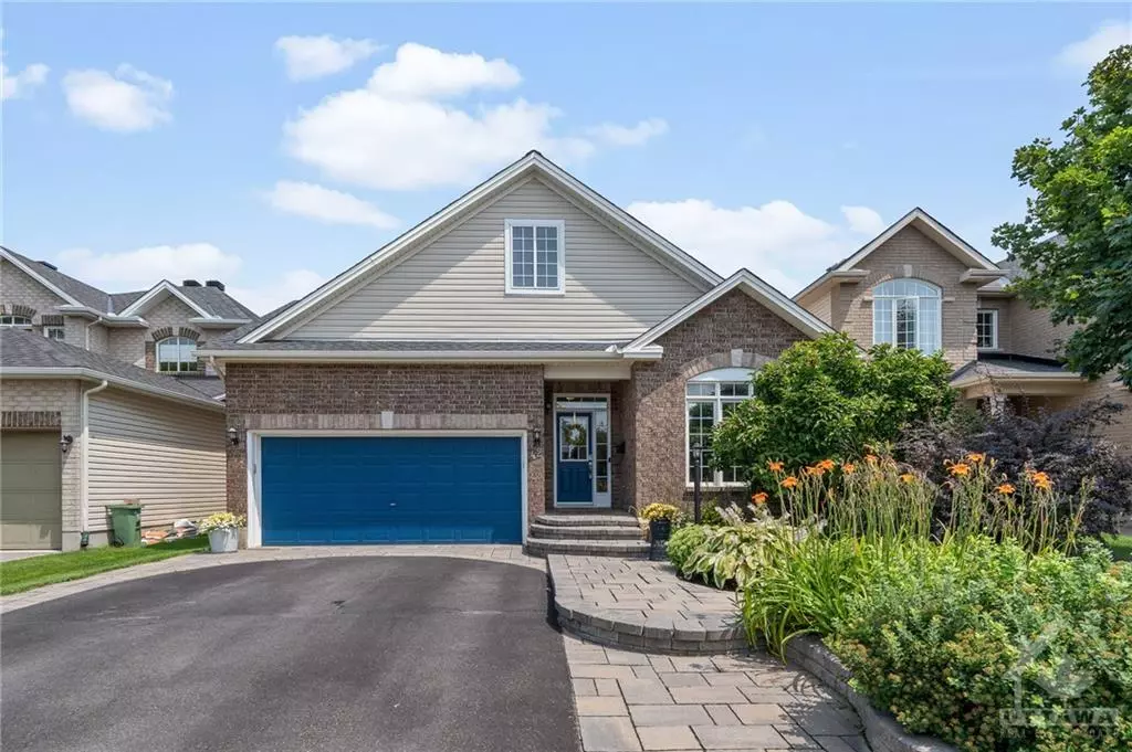 Ottawa, ON K2S 2B6,42 FRIENDLY CRES