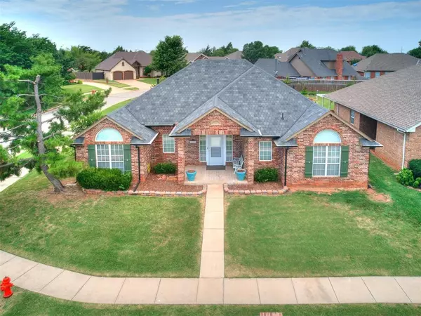 15601 Summit Parke Drive, Edmond, OK 73013