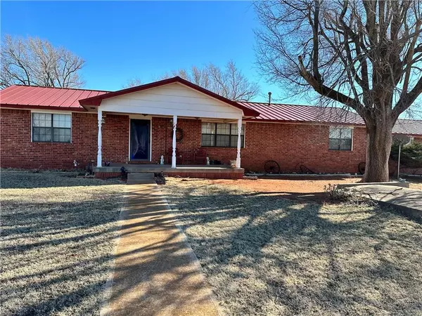 11112 N 1930 Road, Elk City, OK 73662