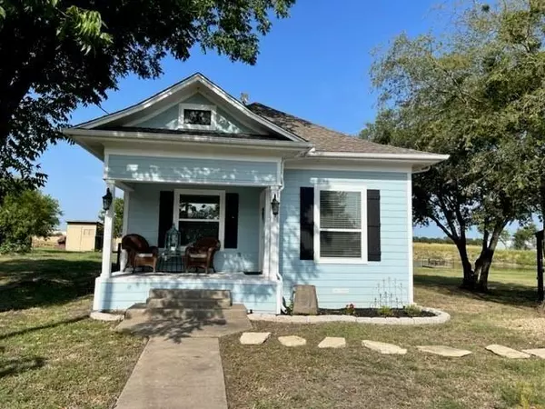 400 S Garitty Street, Frost, TX 76641