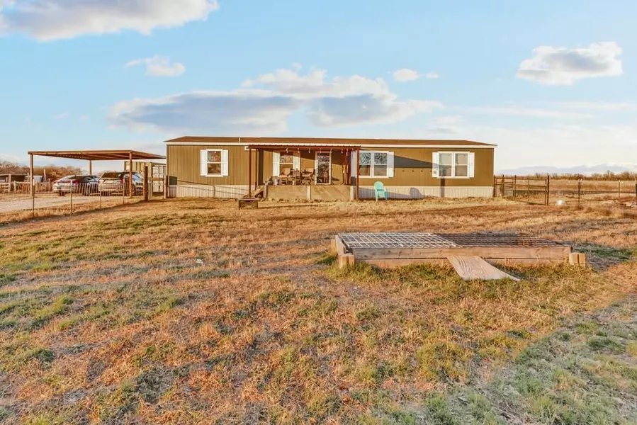 298 County Road 1596, Alvord, TX 76225