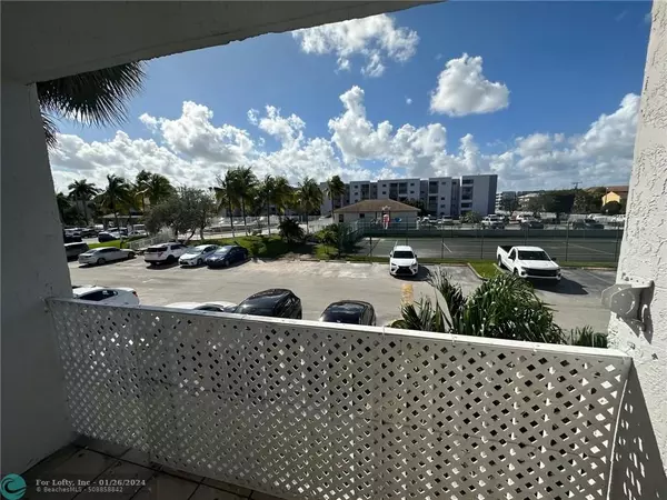 8075 NW 7th St  #217, Miami, FL 33126