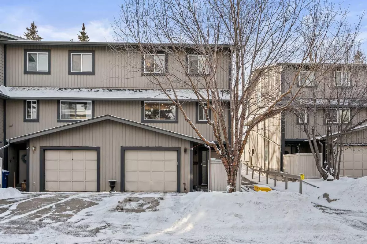 Calgary, AB T3B 4N3,27 Silver Springs DR NW #39