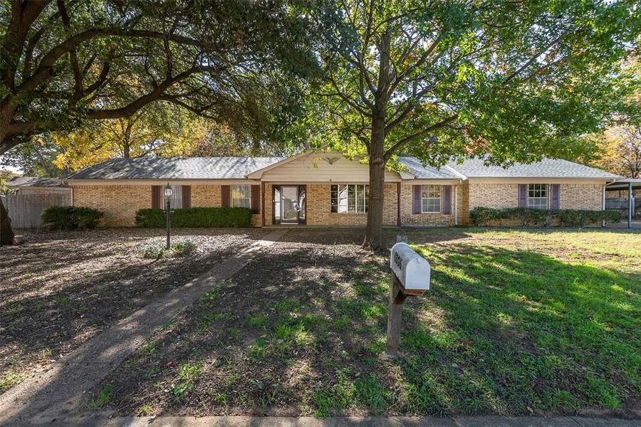 1306 Palm Street, Mansfield, TX 76063