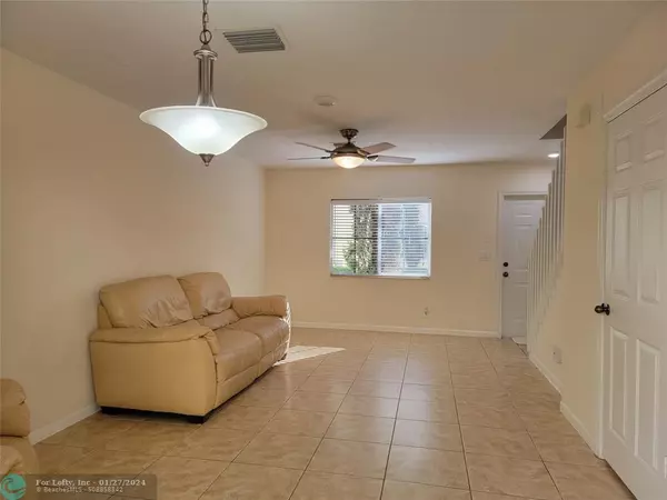 Deerfield Beach, FL 33441,184 SE 2 St  #184