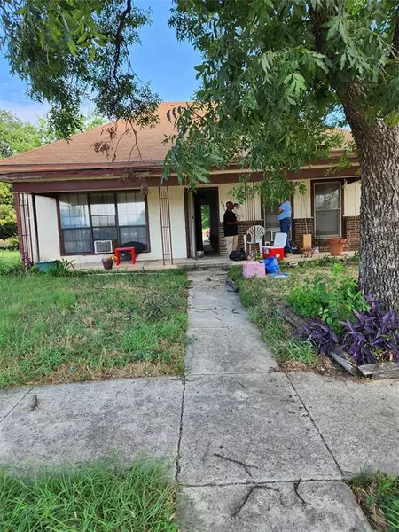 1315 Avenue G, Brownwood, TX 76801