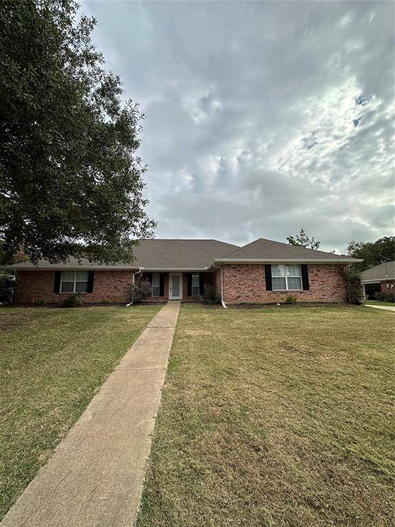 1303 Glenn Alan, Groesbeck, TX 76642