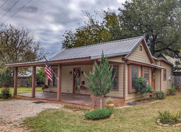 400 S Eastland Street, Iredell, TX 76649