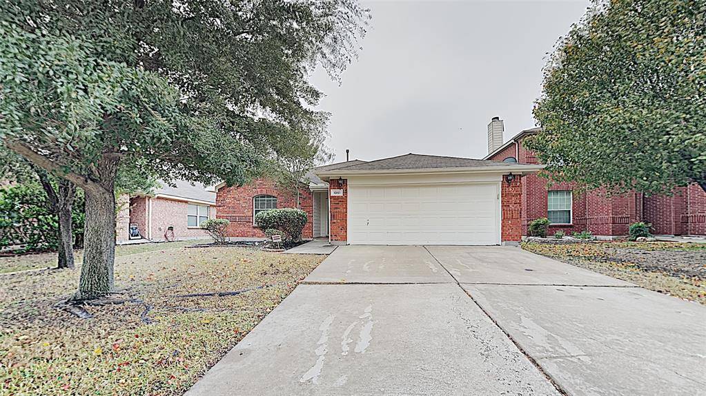 1051 Valley Brook Lane, Grand Prairie, TX 75052