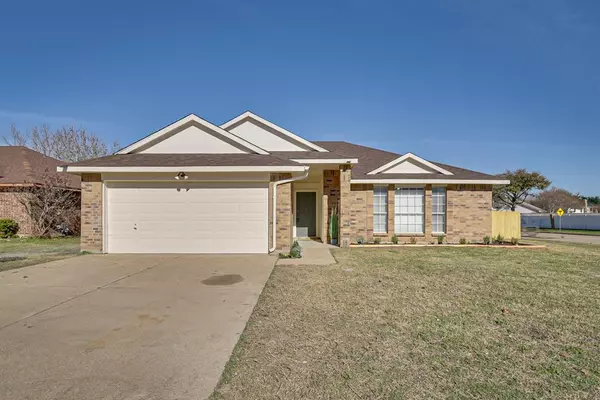 4942 Oak Hollow Drive, Grand Prairie, TX 75052