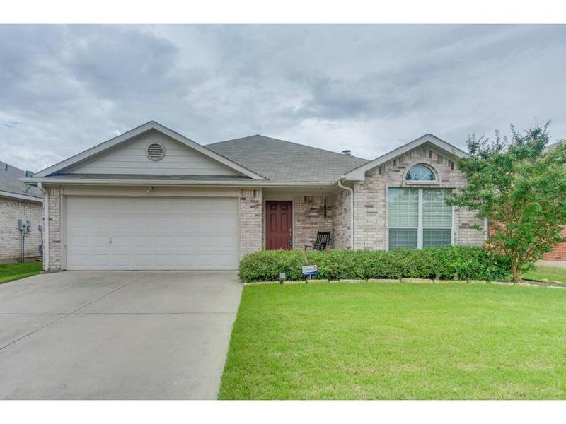 1019 Caliente Drive, Grand Prairie, TX 75051