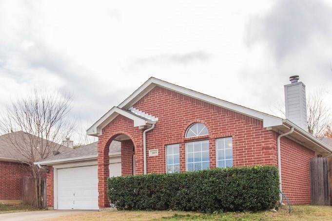 1019 Gaines Mills Road, Grand Prairie, TX 75052