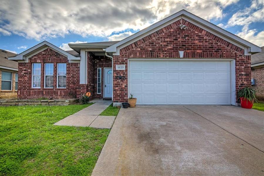 1123 Castille Drive, Grand Prairie, TX 75051