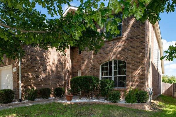 1064 Wood Stream Drive, Grand Prairie, TX 75052