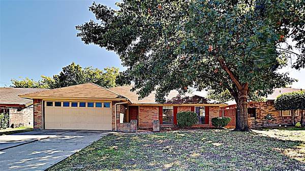 2413 Channing Drive, Grand Prairie, TX 75052