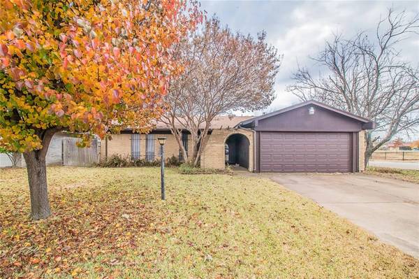 341 Beatty Drive, Grand Prairie, TX 75052