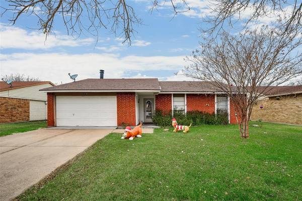 1710 Santa Fe Trail, Grand Prairie, TX 75052