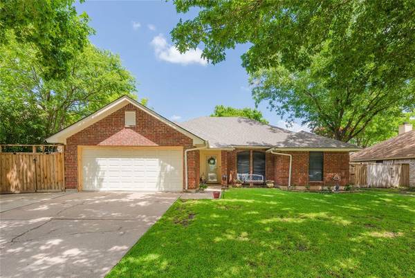 3644 Village Green Drive, Grand Prairie, TX 75052