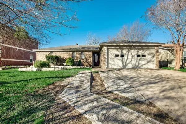 2109 14th Street, Grand Prairie, TX 75051