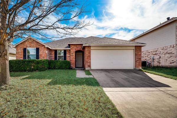 2027 Cap Rock Lane, Grand Prairie, TX 75052