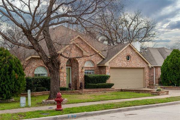 4462 Sharpsburg Drive, Grand Prairie, TX 75052