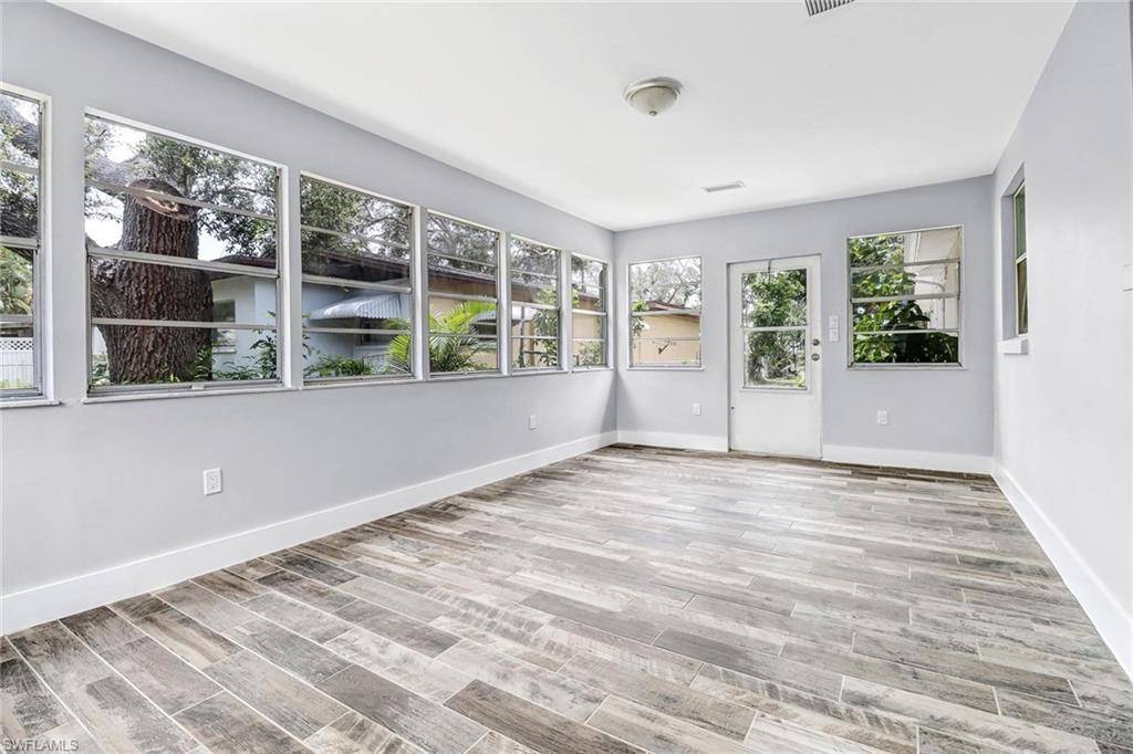 Naples, FL 34112,3201 Collee CT