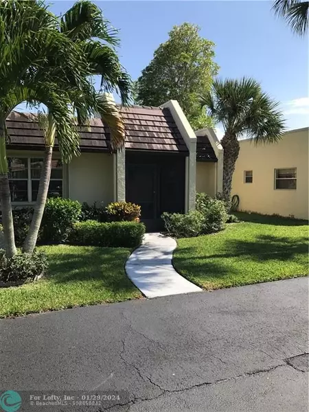 118 LAKE REBECCA DR  #118, West Palm Beach, FL 33411