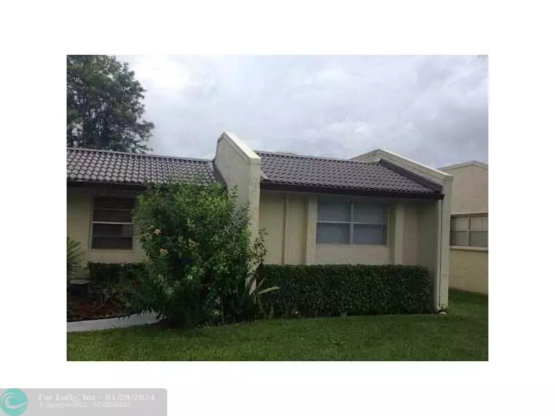 105 Lake Gloria Dr  #-, West Palm Beach, FL 33411