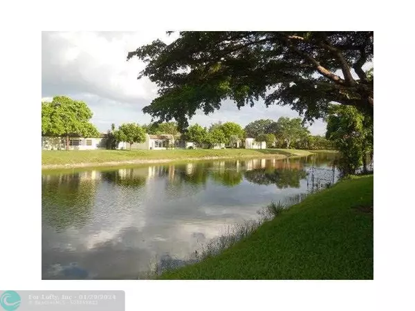 West Palm Beach, FL 33411,112 Lake Terry Dr  #112