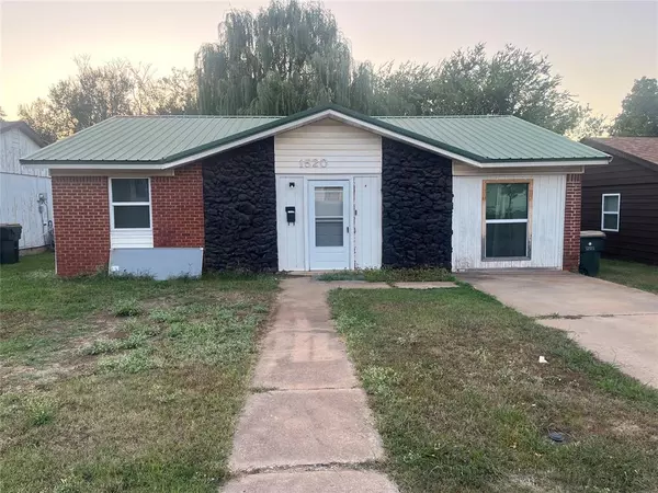 1520 S 15th Street, Chickasha, OK 73018